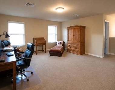 1403 Brashear Ct - Photo Thumbnail 17