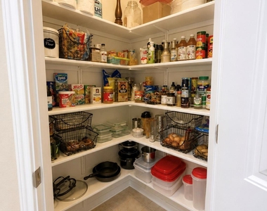 1403 Brashear Ct - Photo Thumbnail 8