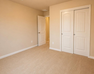 1403 Brashear Ct - Photo Thumbnail 20