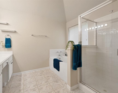 9000 Deurne Dr - Photo Thumbnail 13