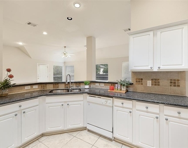 9000 Deurne Dr - Photo Thumbnail 10