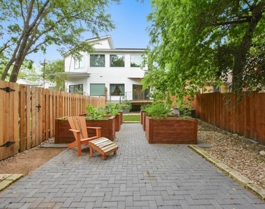 400 W Monroe St - Photo Thumbnail 31