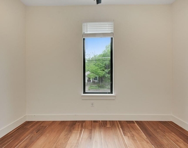 400 W Monroe St - Photo Thumbnail 16