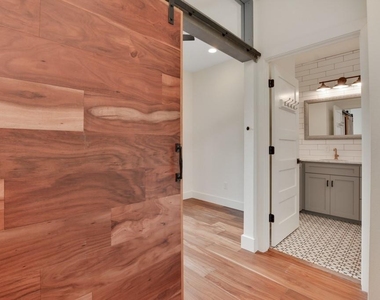 400 W Monroe St - Photo Thumbnail 15