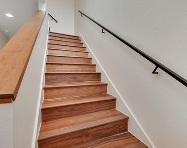 400 W Monroe St - Photo Thumbnail 14