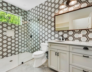 400 W Monroe St - Photo Thumbnail 11