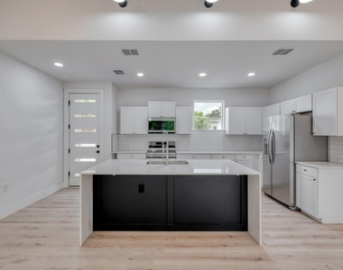 5211 Rob Scott St - Photo Thumbnail 7