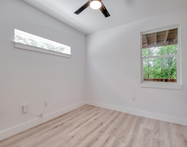 5211 Rob Scott St - Photo Thumbnail 18