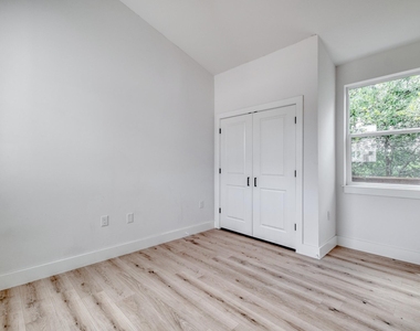 5211 Rob Scott St - Photo Thumbnail 11