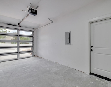 5211 Rob Scott St - Photo Thumbnail 13