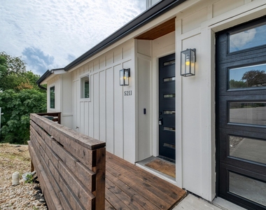 5211 Rob Scott St - Photo Thumbnail 2