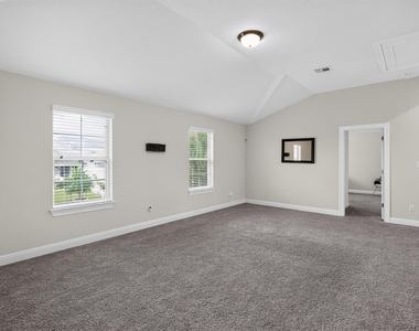 208 Windom Way - Photo Thumbnail 16