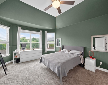 208 Windom Way - Photo Thumbnail 8
