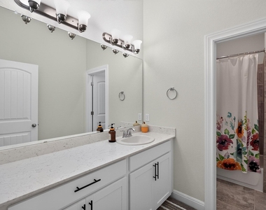 208 Windom Way - Photo Thumbnail 13