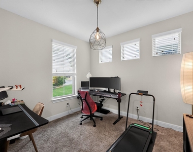 208 Windom Way - Photo Thumbnail 14