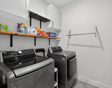 208 Windom Way - Photo Thumbnail 15