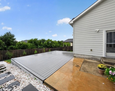 208 Windom Way - Photo Thumbnail 18