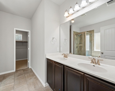 1613 Corn Hill Ln - Photo Thumbnail 15