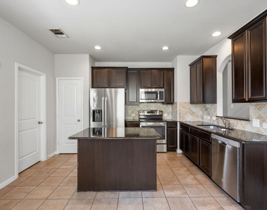 1613 Corn Hill Ln - Photo Thumbnail 6