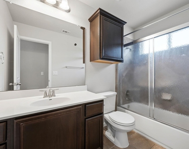 1613 Corn Hill Ln - Photo Thumbnail 27