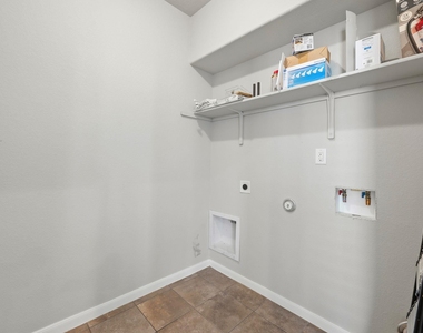 1613 Corn Hill Ln - Photo Thumbnail 19