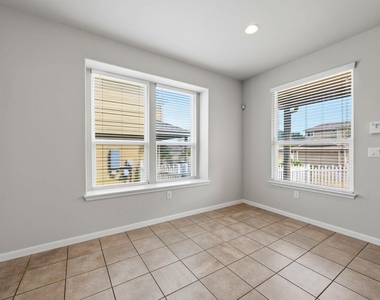 1613 Corn Hill Ln - Photo Thumbnail 11