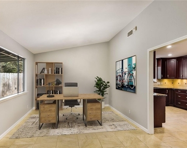 11718 Spotted Horse Dr - Photo Thumbnail 9