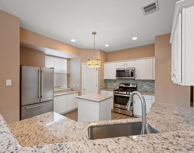 1006 Shadow Valley Cv - Photo Thumbnail 9