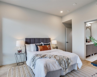4004 Banister Ln - Photo Thumbnail 23