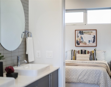4004 Banister Ln - Photo Thumbnail 15