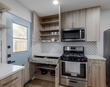 10509 Macmora Rd - Photo Thumbnail 16