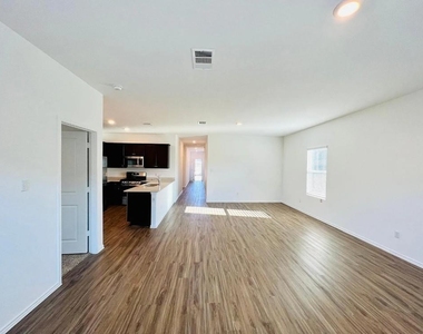 133 Akela Way - Photo Thumbnail 1