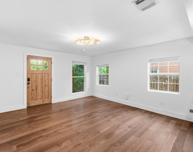 1137 Nickols Ave - Photo Thumbnail 9