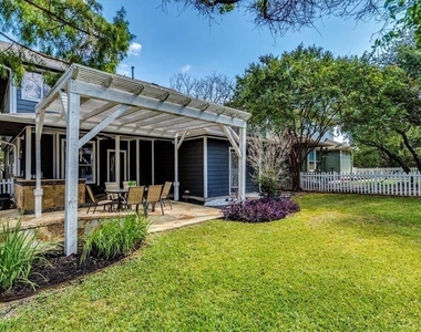 1202 Cardigan St - Photo Thumbnail 18