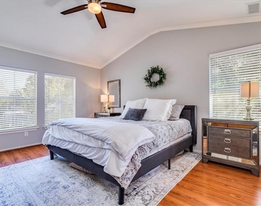 1202 Cardigan St - Photo Thumbnail 10