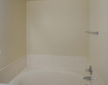 121 Shenandoah Trl - Photo Thumbnail 15
