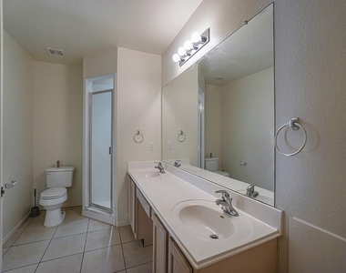 121 Shenandoah Trl - Photo Thumbnail 16