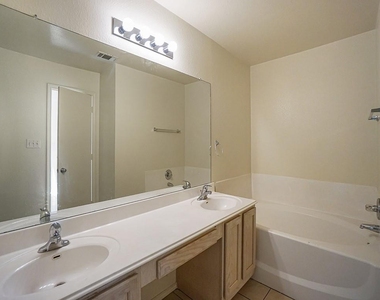 121 Shenandoah Trl - Photo Thumbnail 14