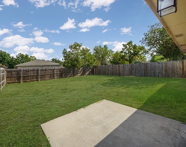 121 Shenandoah Trl - Photo Thumbnail 6