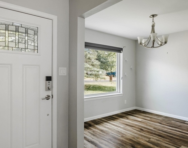 6101 London Dr - Photo Thumbnail 2