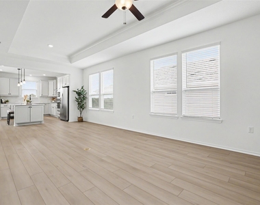 310 Livewater Ln - Photo Thumbnail 3