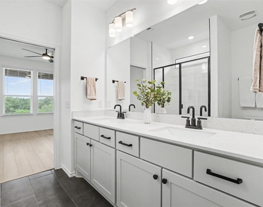 310 Livewater Ln - Photo Thumbnail 8