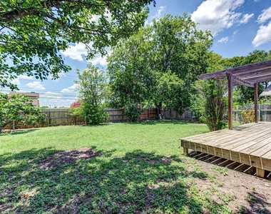 1711 Cricket Hollow Dr - Photo Thumbnail 14