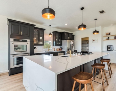 22401 Briarview Dr - Photo Thumbnail 8