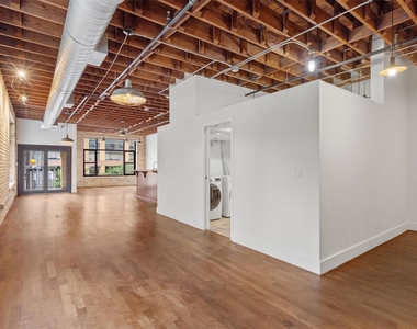 411 Brazos St - Photo Thumbnail 25
