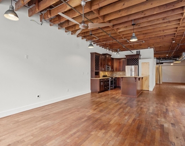 411 Brazos St - Photo Thumbnail 7