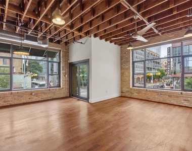 411 Brazos St - Photo Thumbnail 1
