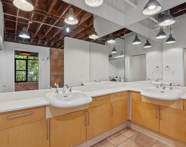 411 Brazos St - Photo Thumbnail 13