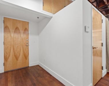 411 Brazos St - Photo Thumbnail 24