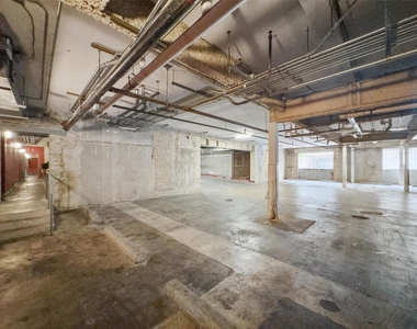 411 Brazos St - Photo Thumbnail 17